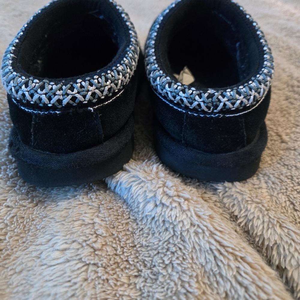 Kids ugg slipper shoe size 12